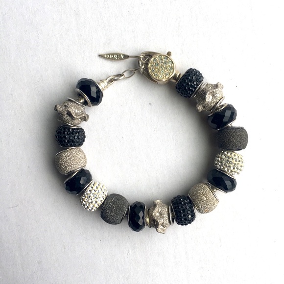 Amore & Baci Charm Bracelet - Picture 1 of 4